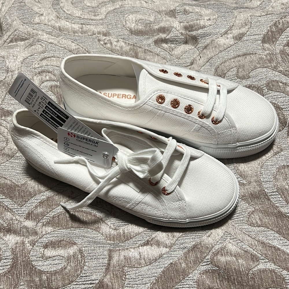 Superga Platform sneaker with rose gold detail